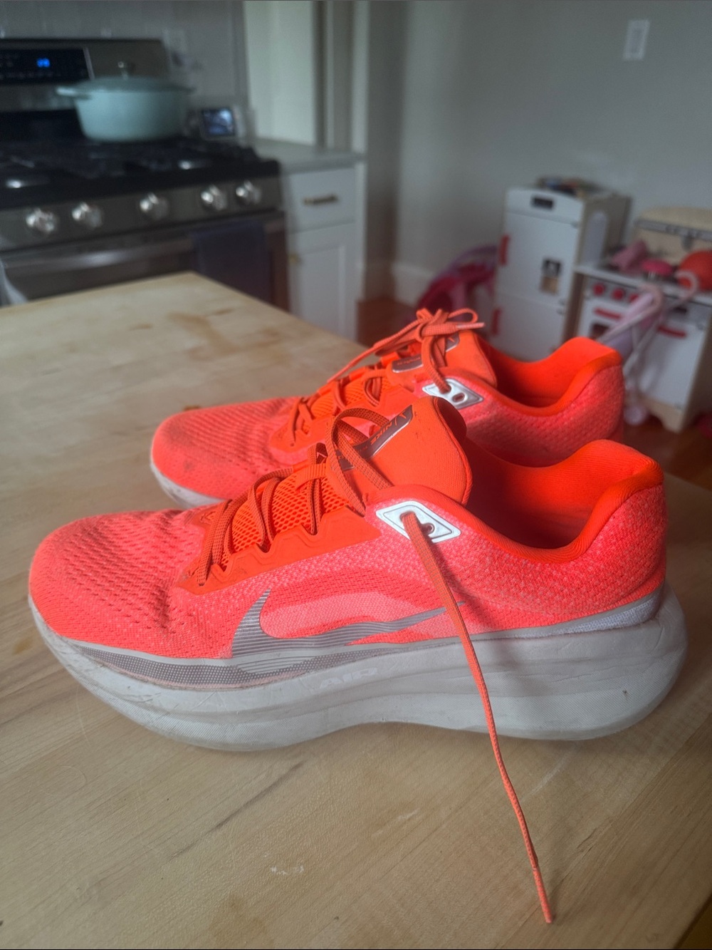 Nike windflo 11 orange Running Sneakers with White Soles